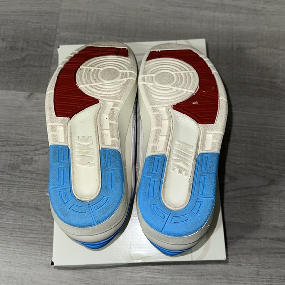 Women’s Air Jordan 2 Retro Low “NC to Chi” - Picture 6 of 8